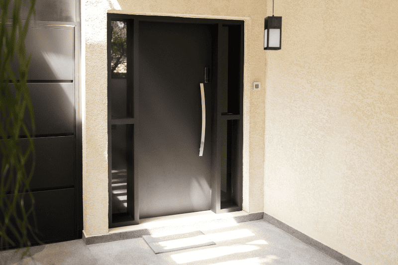 דלתות כניסה לבית - כך תבחרו את דלת הכניסה המתאימה לעיצוב הבית